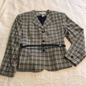 Women’s JHcollectibles jacket with belt. Size 8